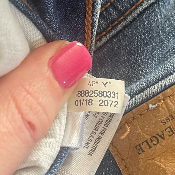 American Eagle Outfitters- Distressed Frayed Hem Mini Denim Skirt, Size 6 - Picture 8 of 10